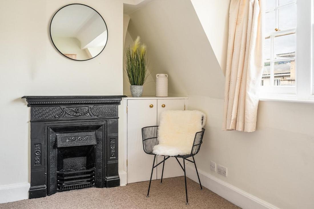 Beautiful Character 3 Bed City Centre Apartment バース エクステリア 写真