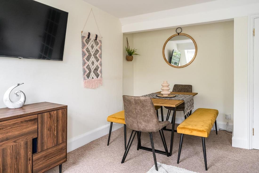 Beautiful Character 3 Bed City Centre Apartment バース エクステリア 写真